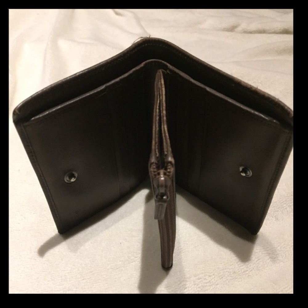 Vintage Authentic Gucci Wallet - Picture 7 of 8